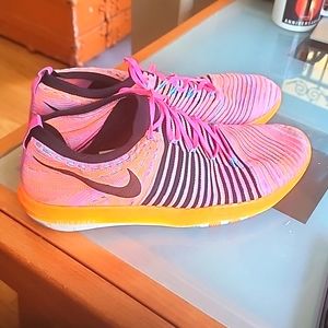 Nike Flyknit men's sz 12 running shoes